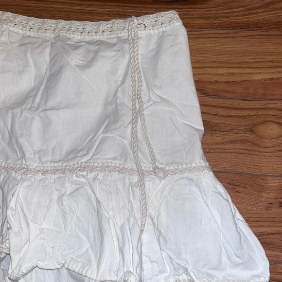 White mini Skirt with Braided Waistband - Picture 2 of 7